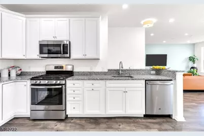 266 Aspen Dr #266, Cedar Grove, NJ 07009 - Photo 17