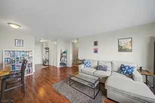 2000 Linwood Ave, Fort Lee, NJ 07024 - Photo 5