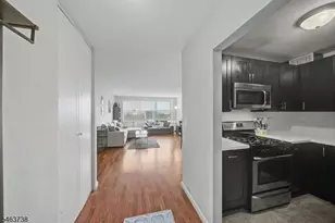 2000 Linwood Ave, Fort Lee, NJ 07024 - Photo 7