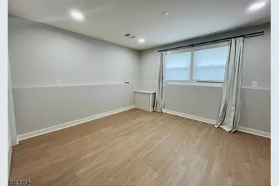 301 N 16th St, Kenilworth, NJ 07033 - Photo 27