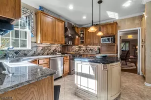 31 Dickinson Rd, Bernards Township, NJ 07920 - Photo 13