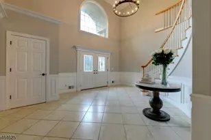 26 Liberty Ct, Fairfield, NJ 07004 - Photo 3