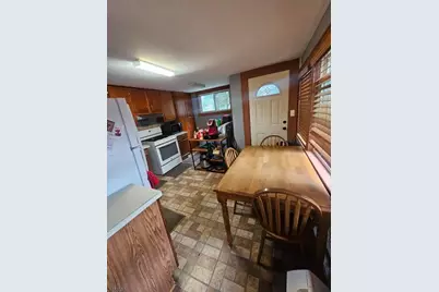 215 W 3rd Ave, Roselle, NJ 07203 - Photo 9