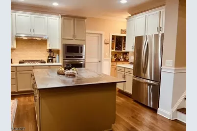 1 Valis Rd, Hillsborough Township, NJ 08844 - Photo 15