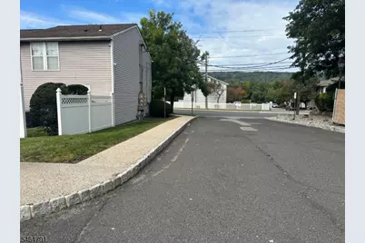 852 Valley St, Union Township, NJ 07088 - Photo 31