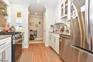 3221 Hilltop Rd, Mahwah Twp., NJ 07430 - Photo 15
