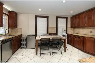 28 Prescott Ave, Clifton, NJ 07011 - Photo 9