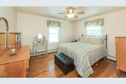 109 Chesapeake Ave, Parsippany, NJ 07034 - Photo 17