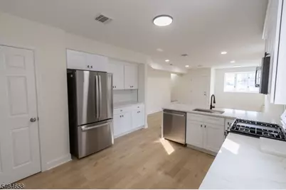337 W Clay Ave #1, Roselle Park, NJ 07204 - Photo 3