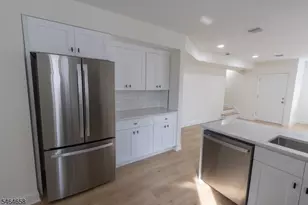 337 W Clay Ave, Roselle Park, NJ 07204 - Photo 5