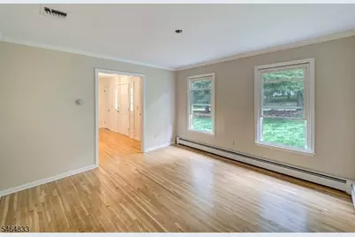 8 Kerry Pl, Mount Olive, NJ 07836 - Photo 5