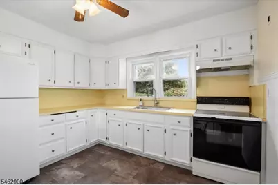 29 Gregory Dr, Roxbury Township, NJ 07847 - Photo 13