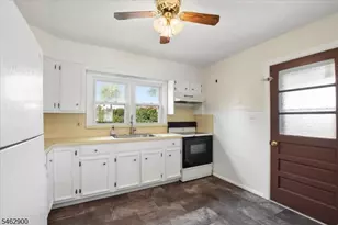 29 Gregory Dr, Roxbury Township, NJ 07847 - Photo 11
