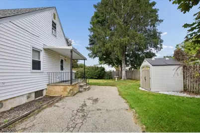 29 Gregory Dr, Roxbury Township, NJ 07847 - Photo 3