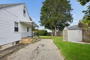 29 Gregory Dr, Roxbury Township, NJ 07847 - Photo 3
