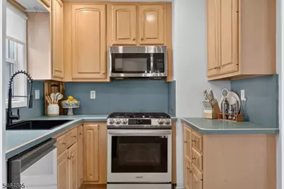 2745 Academy Rd, Union Township, NJ 07083 - Photo 9