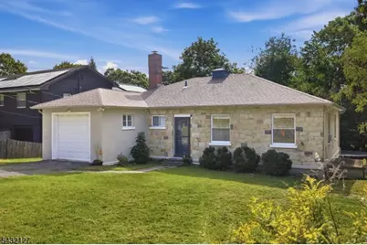 137 Lakeside Blvd, Hopatcong, NJ 07843 - Photo 3