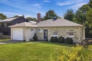 137 Lakeside Blvd, Hopatcong, NJ 07843 - Photo 3