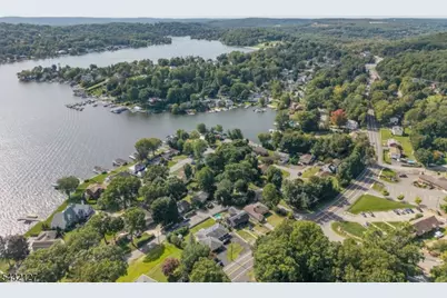 137 Lakeside Blvd, Hopatcong, NJ 07843 - Photo 31