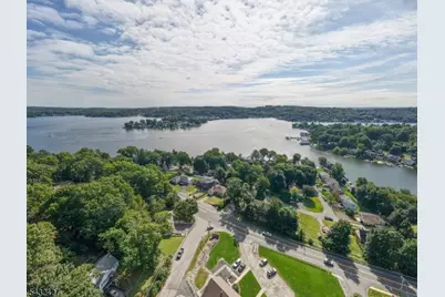 137 Lakeside Blvd, Hopatcong, NJ 07843 - Photo 29