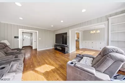 137 Lakeside Blvd, Hopatcong, NJ 07843 - Photo 5