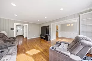 137 Lakeside Blvd, Hopatcong, NJ 07843 - Photo 5