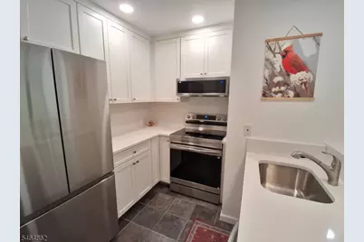 26 Larkspur Ct, Bedminster Township, NJ 07921 - Photo 7