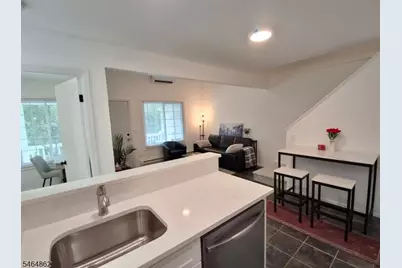 26 Larkspur Ct, Bedminster Township, NJ 07921 - Photo 9