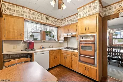 93 N Stoughton St, Bergenfield, NJ 07621 - Photo 17