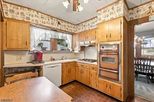 93 N Stoughton St, Bergenfield, NJ 07621 - Photo 17