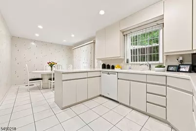 18 Druid Hill Dr, Parsippany, NJ 07054 - Photo 5