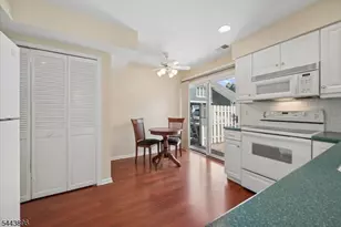 10 Village Dr, Bernards Township, NJ 07920 - Photo 15