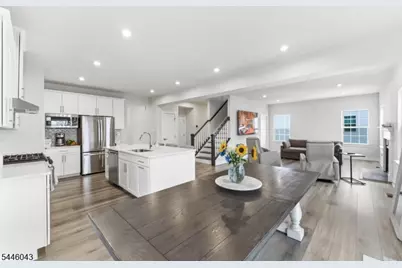 22 Oakwood Blvd, Union Township, NJ 08827 - Photo 9