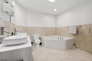 7 Harbor Front Ct, Elizabeth, NJ 07206 - Photo 15