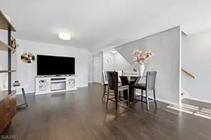 7 Harbor Front Ct, Elizabeth, NJ 07206 - Photo 5