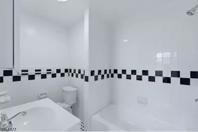 21 Franklin Ave #2L, Harrison, NJ 07029 - Photo 11