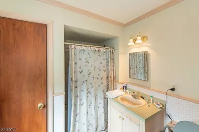 2 Rochambeau Rd, Pequannock Township, NJ 07444 - Photo 17