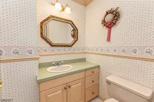 2 Rochambeau Rd, Pequannock Township, NJ 07444 - Photo 19
