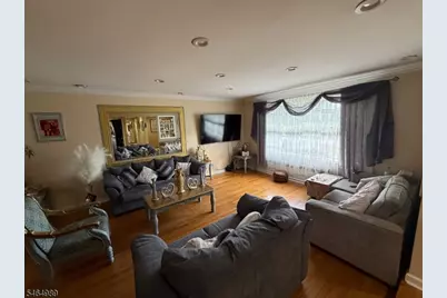 115 Crampton Ave, Woodbridge Township, NJ 07095 - Photo 3
