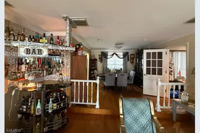 115 Crampton Ave, Woodbridge Township, NJ 07095 - Photo 5