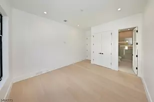 119 Arnot Pl, Paramus, NJ 07652 - Photo 13