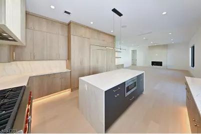 119 Arnot Pl, Paramus, NJ 07652 - Photo 21