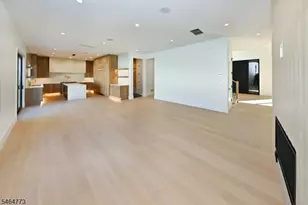 119 Arnot Pl, Paramus, NJ 07652 - Photo 17
