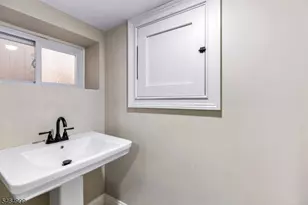 57 Glenwood Ave, Orange, NJ 07050 - Photo 15