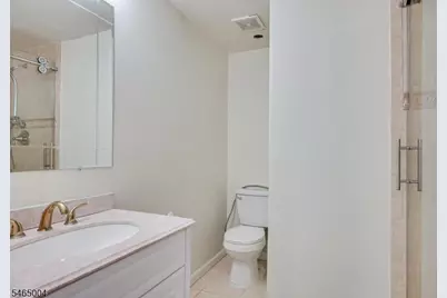 99 Castle Pointe Blvd, Piscataway Township, NJ 08854 - Photo 37