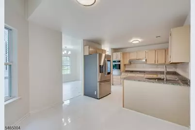 99 Castle Pointe Blvd, Piscataway Township, NJ 08854 - Photo 13
