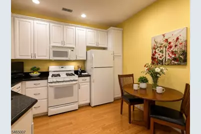 80-107 Ridgewood Rd #107, Washington Township, NJ 07676 - Photo 5