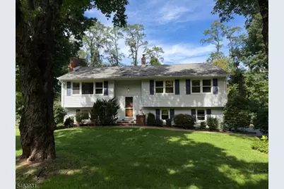 7 Valley View Rd, Chester, NJ 07930 - Photo 1