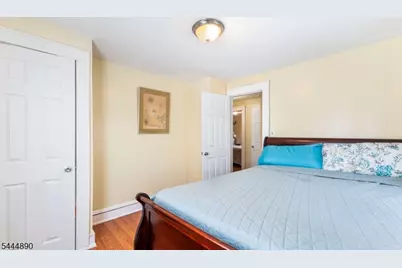 312 E 1st Ave, Roselle, NJ 07203 - Photo 15