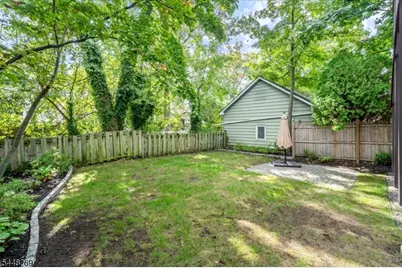 677 Willow Ave, Garwood, NJ 07027 - Photo 27